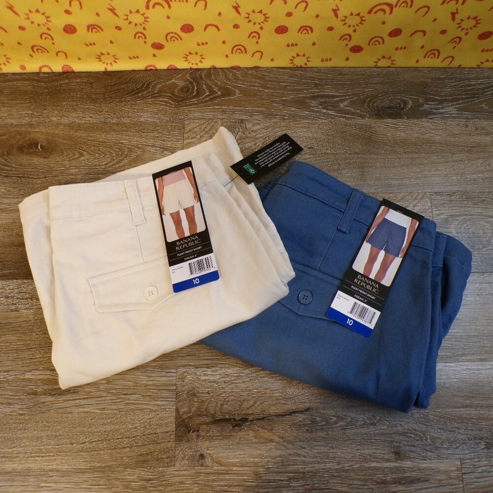 BANANA REPUBLIC Women's NWT Pleat Front Shorts Lot of 2 Tan & Blue Size 10